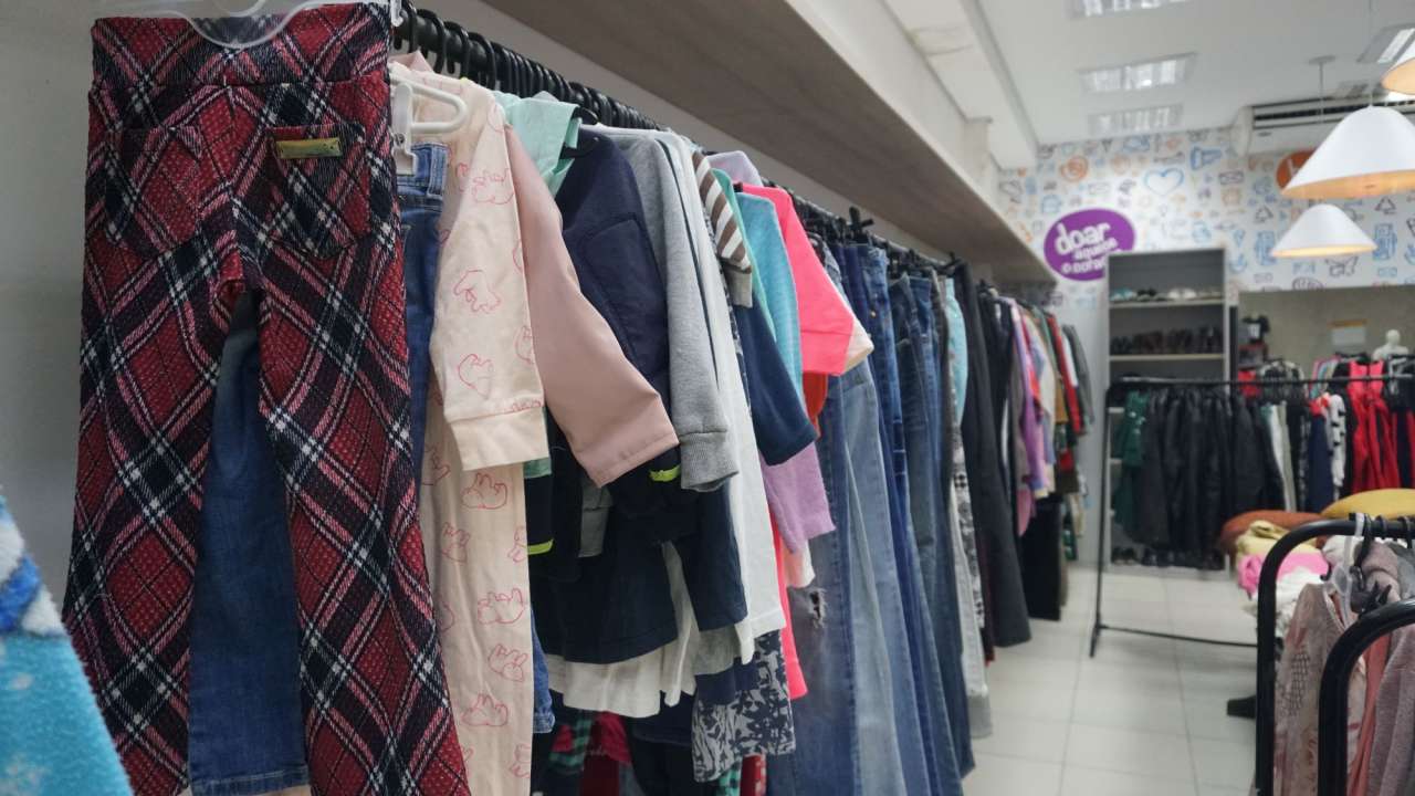 MELHORES COMBINAÇÕES DE ROUPAS FEMININAS NO FREE FIRE - PACOTE CAÇADA DE  MESTRE, SÓ COMBINAÇÕES TOP 