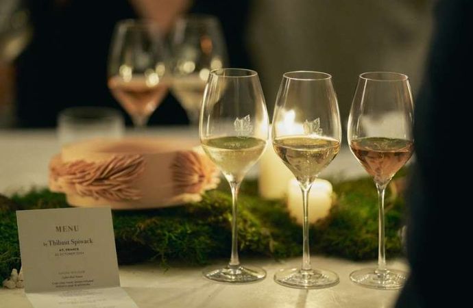 Cava: especialista explica as principais diferenças entre o espumante espanhol e o champagne  